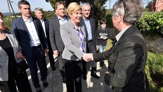 Predsjednica Grabar Kitarović posjetila otok Molat. Foto: Dino Stanin/PIXSELL