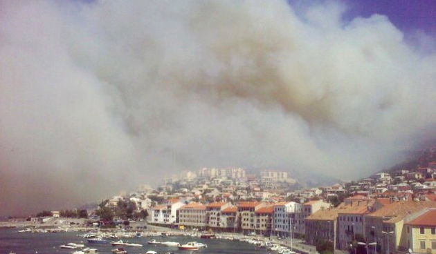 Pozar Senj, Foto: Zeljko Popovic / EPEHA / CROPIX