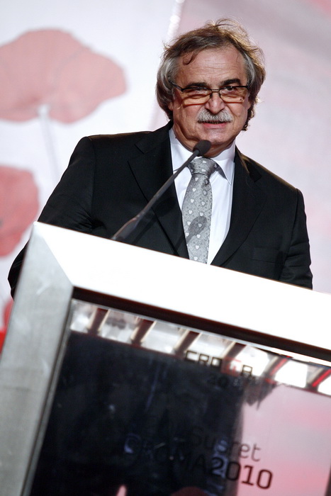 Zagreb, 161110.
U hotelu Westin odrzan je 20. susret CROMA 2010, na kojm su dodijeljene nagrade za najbolje menadzere i poduzetnike u ovoj godini. Dodijeljeno je 14 nagrada i plaketa.
Na slici: dobitnik nagrade Rajko Vukelic (Vulkan-nova d.o.o, Rijeka)
Fo Zagreb, 161110.
U hotelu Westin odrzan je 20. susret CROMA 2010, na kojm su dodijeljene nagrade za najbolje menadzere i poduzetnike u ovoj godini. Dodijeljeno je 14 nagrada i plaketa.
Na slici: dobitnik nagrade Rajko Vukelic (Vulkan-nova d.o.o, Rijeka)
Fo