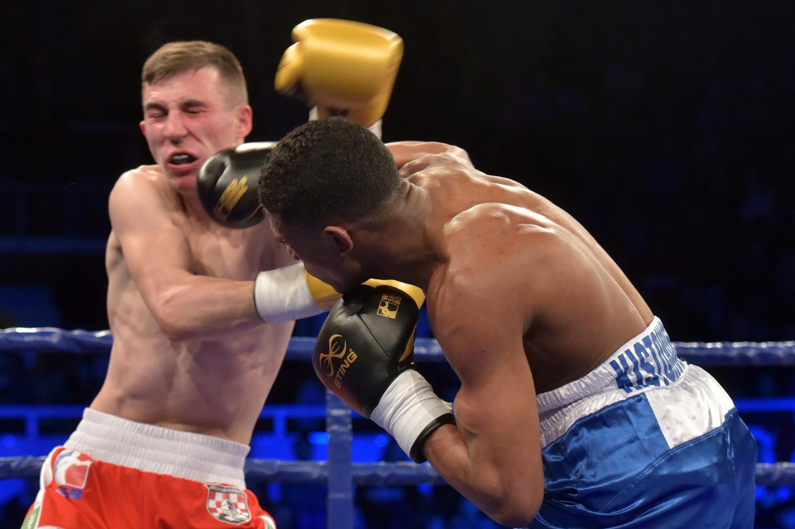 Svjetska boksacka liga, grupa B C1, kategorija 56 kg, Filip Poturovic (Croatian Knights) – Samuel Kistohurry (France Fighting Roosters).