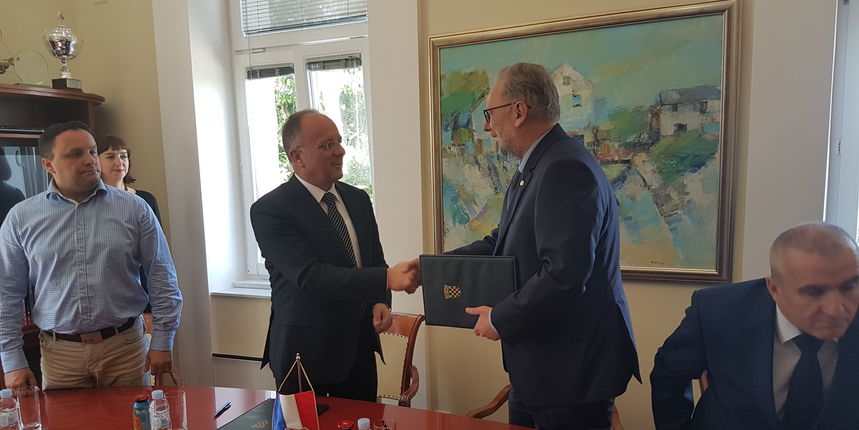 Grad Novalja i MUP subvencionirat će smještaj policijskih službenika Grad Novalja i MUP subvencionirat će smještaj policijskih službenika