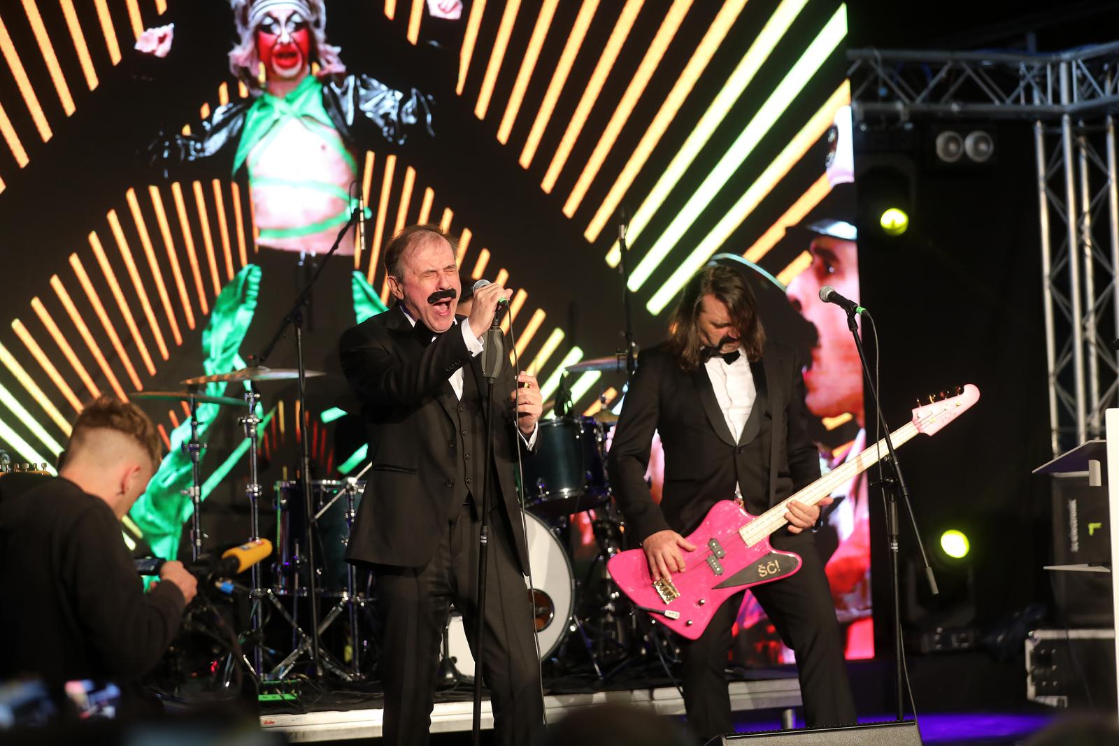 Let 3 nastupio na svečanom obilježavanju 50. obljetnice Sveučilišta u Rijeci Let 3 nastupio na svečanom obilježavanju 50. obljetnice Sveučilišta u Rijeci