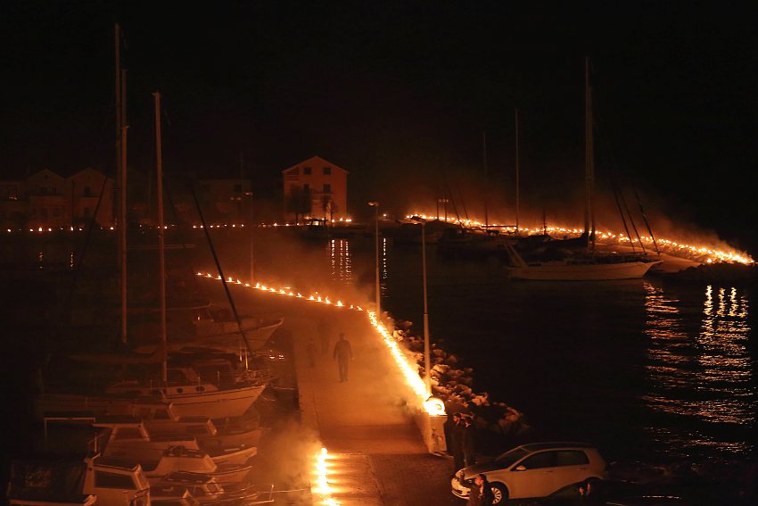 Bibinje: Održana tradicionalna procesija Velikog Petka. Foto: Leo Banić