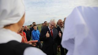 09.11.2013., Tinj – Predsjednik RH Ivo Josipovic posjetio je poljoprivrednike u Tinju te poljoprivrednu zadrugu Maraska Tinj koja je vazan dobavljac visnje maraske za zadarsku tvrtku Maraska d.d. Photo: Filip Brala/PIXSELL