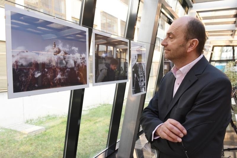 Na Filozofskom fakultetu Sveucilista u Zagrebu otvorena je izlozba i odrzano predavanje Legende svjetla. Predavanje i izlozba organizirani su uz visoko pokroviteljstvo Ureda Tonina Picule, zastupnika u Europskom parlamentu i potpredsjednika Medjuskupine z