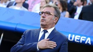 U dvoboju zadnjeg, 3. kola D skupine EURA u Bordeauxu igraju nogometaši Hrvatske i Španjolske (1-1).   Pred 40.000 gledatelja na stadionu Matmut Atlantic sudi Bjorn Kuipers.    Strijelci: 0-1 Morata (7), 1-1 Kalinić (45)