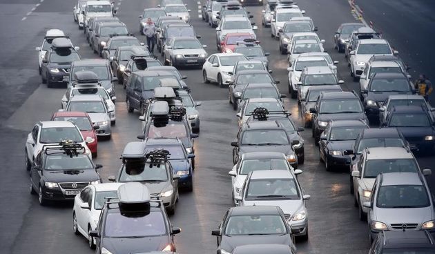 Guzva na granicnom prijelazu Bregana zbog odlaska gradjana na skijanje u inozemstvo. Photo: Goran Jakus/PIXSELL