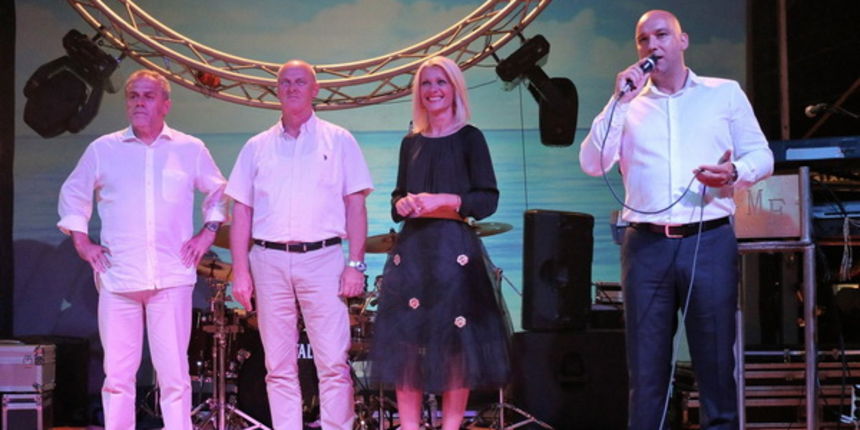 Virska noć 2016: Jelena Rozga i spektakularni vatromet za 25 tisuća fanova. Foto: Virski list