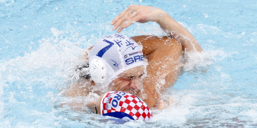 Zagreb, 090910.
Bazen Mladosti na Savi.
29. Europsko prvenstvo u vaterpolu,
Polufinalna utakmica Hrvatska -Srbija.
Na slici:Nikic Slobodan u akciji.
Foto: Goran Mehkek / CROPIX