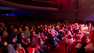 Plesna čestitka Zadarskog plesnog ansambla, Foto: Leo Banić Plesna čestitka Zadarskog plesnog ansambla, Foto: Leo Banić