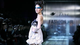 Image 1010943 (auto) Image 1010943 (auto)