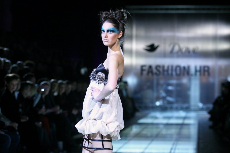 Image 1010943 (auto) Image 1010943 (auto)