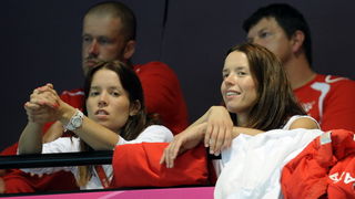 London, 310712.
Dvorana Copper Box.
Hrvatska muska rukometna reprezentacija igra utakmicu 2. kolo u skupini B protiv Srbije tokom Olimpijskih Igra u Londonu.
Na fotografiji: sestre Zaninovic.
Foto: Drago Sopta / CROPIX