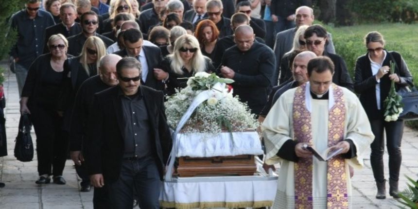 Obitelj i prijatelji se oprostili od Dolores Lambaše, foto: Hrvoje Jelavic/PIXSELL