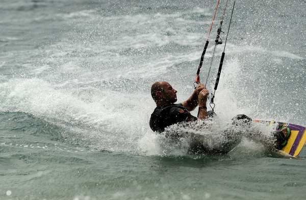 Zadar, 240513
Plaza Kolovare. Jako jugo na zadarsku plazu Kolovare je izmamilo velik broj windsurfera koji jedva cekaju ovakve vremenske prilike kako bi uzivali u omiljenom sportu.
Foto: Jure Miskovic / CROPIX Zadar, 240513
Plaza Kolovare. Jako jugo na zadarsku plazu Kolovare je izmamilo velik broj windsurfera koji jedva cekaju ovakve vremenske prilike kako bi uzivali u omiljenom sportu.
Foto: Jure Miskovic / CROPIX