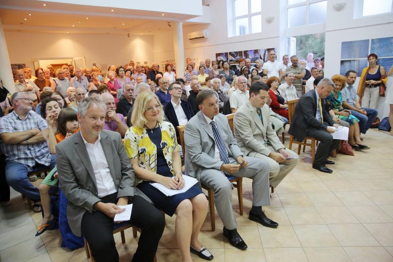 15.07.2013., Otok Ugljan, Preko – Umjetnicki projekt “Promjena svjetla – sjecanje na otok” odrzan je u mjestu Preko na otoku Ugljanu. Photo: Filip Brala/PIXSELL