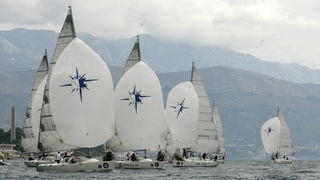 Split, 170909.
Danas je odrzan drugi dan, 23. ACI Match Race, flotnog jedrenja na regatnom polju podno Sustipana.
Foto: Jakov Prkic / CROPIX