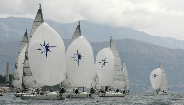 Split, 170909.
Danas je odrzan drugi dan, 23. ACI Match Race, flotnog jedrenja na regatnom polju podno Sustipana.
Foto: Jakov Prkic / CROPIX