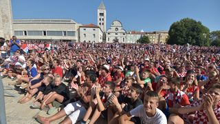 Tisuće Zadrana na Forumu navijalo za Vatrene u finalu Svjetskog prvenstva Tisuće Zadrana na Forumu navijalo za Vatrene u finalu Svjetskog prvenstva
