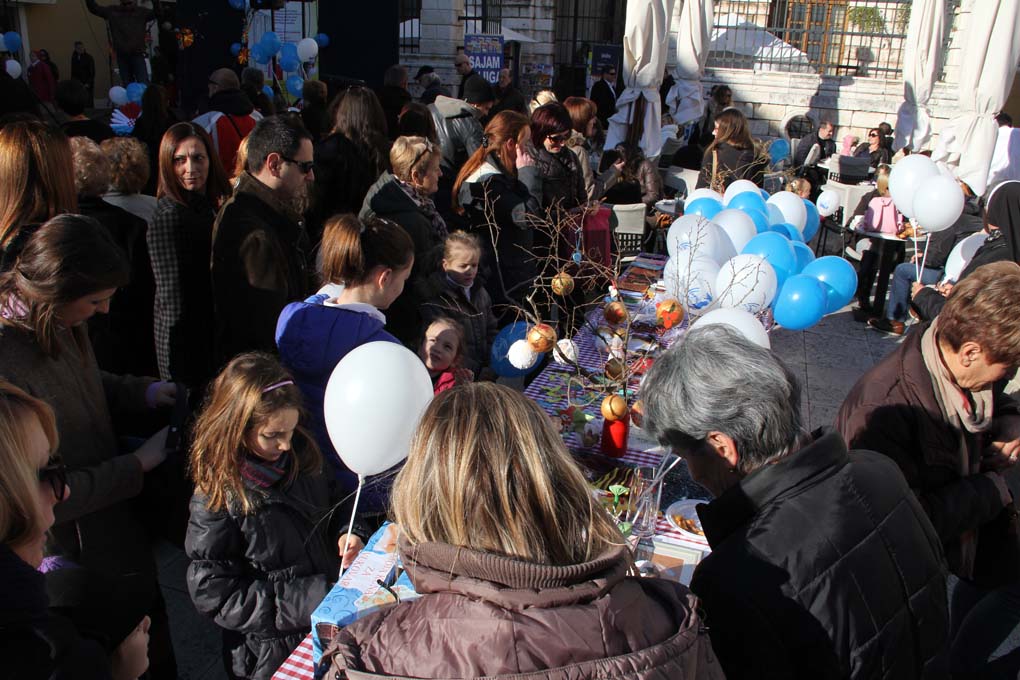 Vukovaru ZaDar na Narodnom trgu, foto: Iva Perinčić Vukovaru ZaDar na Narodnom trgu, foto: Iva Perinčić