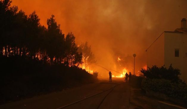 Žrnovnica: Vatra je sve bliže Splitu, nebo je prekriveno dimom