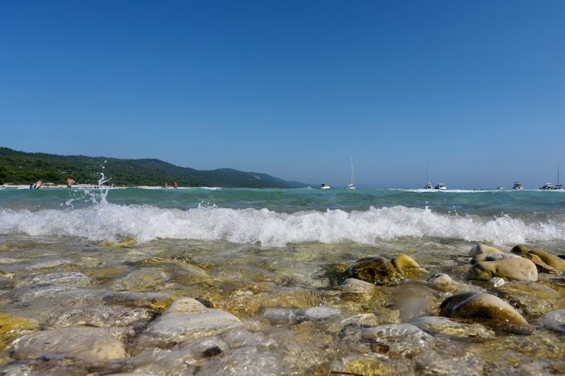 Ljetni dana na dugootočkoj plaži Sakarun, biseru Mediterana s prekrasnim tirkiznim morem, Foto: Filip Brala/PIXSELL Ljetni dana na dugootočkoj plaži Sakarun, biseru Mediterana s prekrasnim tirkiznim morem, Foto: Filip Brala/PIXSELL