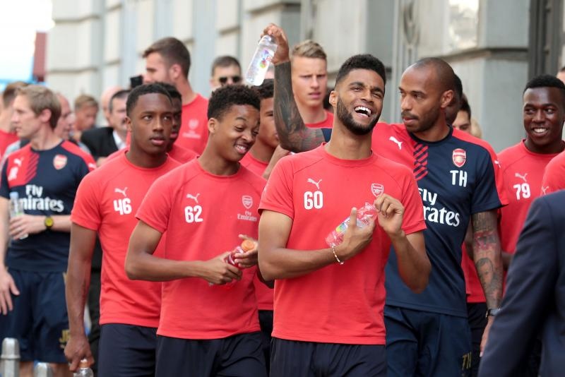 Legendarni Thierry Henry i juniori FC Arsenala prošetali Zagrebom, Photo: Patrik Maček/PIXSELL Legendarni Thierry Henry i juniori FC Arsenala prošetali Zagrebom, Photo: Patrik Maček/PIXSELL