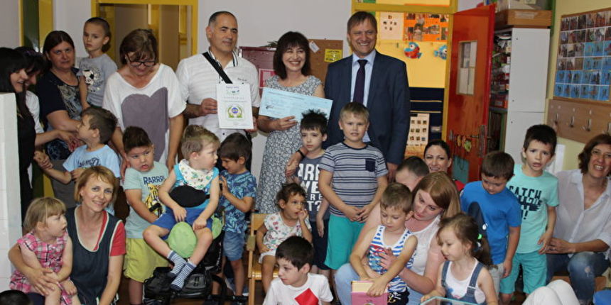 DV “Latica” uručena donacija u vrijednosti 10.000,00 USD DV “Latica” uručena donacija u vrijednosti 10.000,00 USD