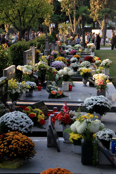 Blagdan Svih svetih na Gradskom groblju Zadar, Foto: Iva Perinčić Blagdan Svih svetih na Gradskom groblju Zadar, Foto: Iva Perinčić