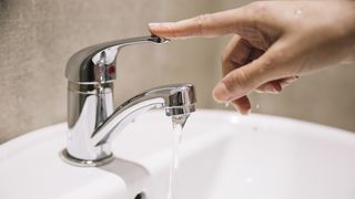 Špina, voda, bez vode