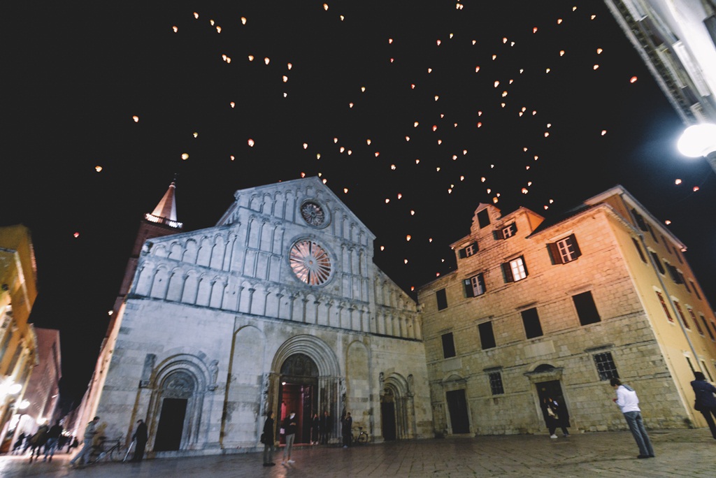Humanitarni svjetlosni spektakl “Zaželi ljubav” na zadarskom Forumu 21. veljače 2016. Foto: Iva Perinčić Humanitarni svjetlosni spektakl “Zaželi ljubav” na zadarskom Forumu 21. veljače 2016. Foto: Iva Perinčić