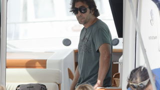 Prigradica, otok Korcula , 270911.
Glumac Javier Bardem snimljen prilikom ukrcaja u brod Majsan marke Beneteau Antares 10,80  koji ga je prebacio na svjetionik Plocica na snimanje filma “Venuto al mondo”.
Foto: Tom Dubravec /  CROPIX