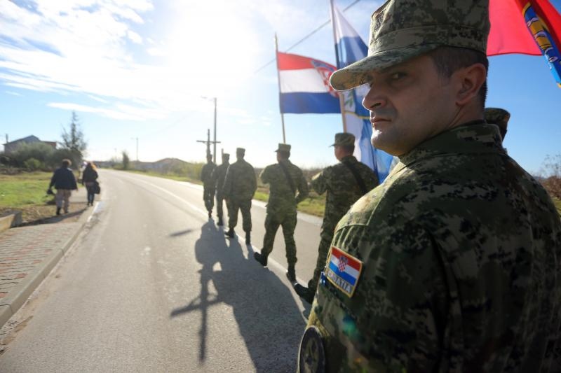 Kolonom sjećanja i polaganjem vijenaca obilježena 23. obljetnica stradanja Škabrnje, Foto: Filip Brala/PIXSELL Kolonom sjećanja i polaganjem vijenaca obilježena 23. obljetnica stradanja Škabrnje, Foto: Filip Brala/PIXSELL