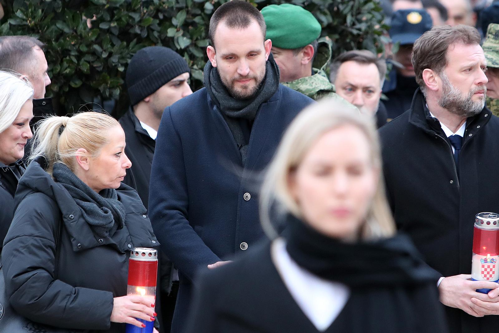 Na Gradskom groblju odana počast poginulim hrvatskim braniteljima povodom 30. obljetnice VRO Maslenica Na Gradskom groblju odana počast poginulim hrvatskim braniteljima povodom 30. obljetnice VRO Maslenica