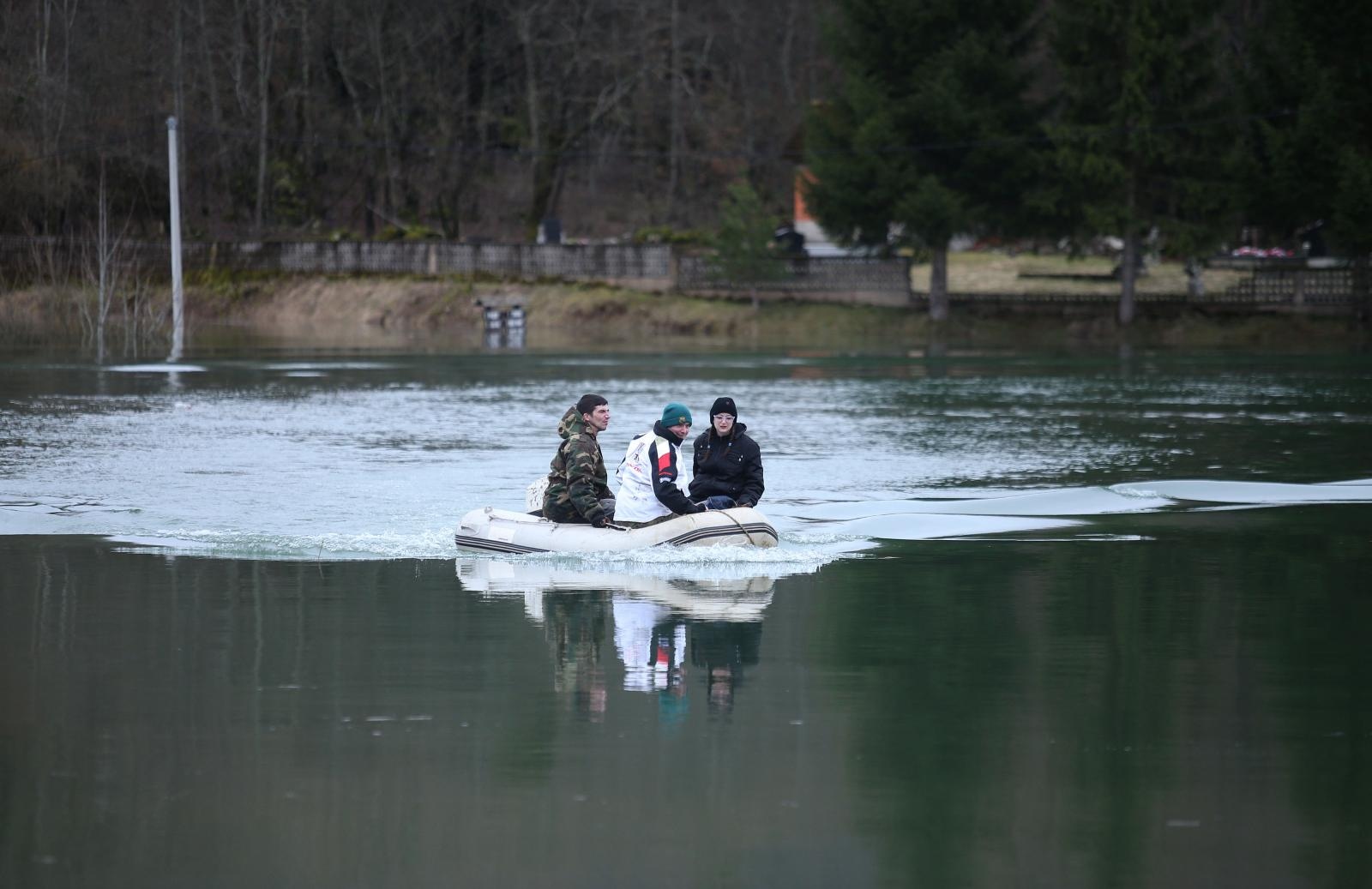 Na području Kosinja proglašeno izvanredno stanje obrane od poplava Na području Kosinja proglašeno izvanredno stanje obrane od poplava