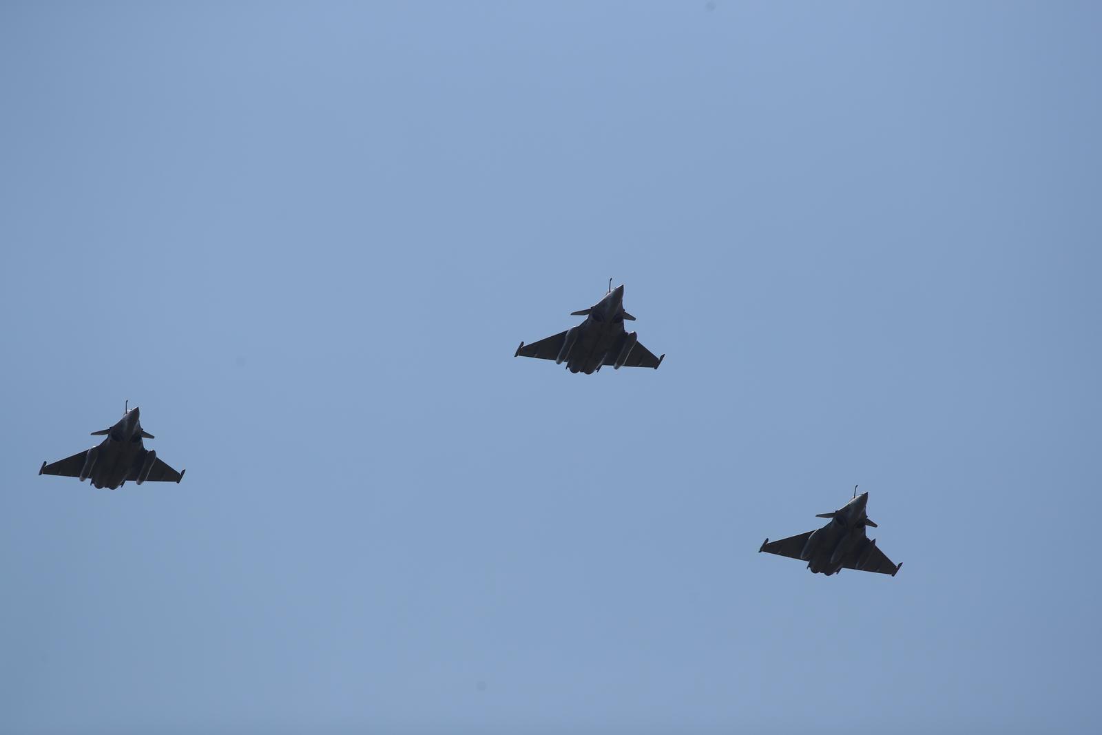 Preleti Rafalea i Krila oluje na obilježavanju 29. obljetnice VRO Oluja @ Knin Preleti Rafalea i Krila oluje na obilježavanju 29. obljetnice VRO Oluja @ Knin