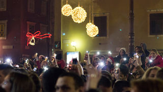 Doček 2017: Najluđa noć na zadarskom Poluotoku privukla više tisuća Zadrana i gostiju Doček 2017: Najluđa noć na zadarskom Poluotoku privukla više tisuća Zadrana i gostiju