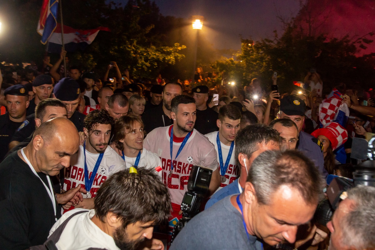 Veličanstven doček četvorice zadarskih Vatrenih od Gradskog mosta do Foruma