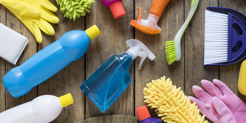 5. Glazbeni kipovi – sve je zabavnije uz malo glazbe. Igrajte s njima glezbene kipove i dok obavljaju zadatak, pauzirajte glazbu tako da se moraju zamrznuti u položaju u kojem se nalaze dok glazba ponovno ne krene