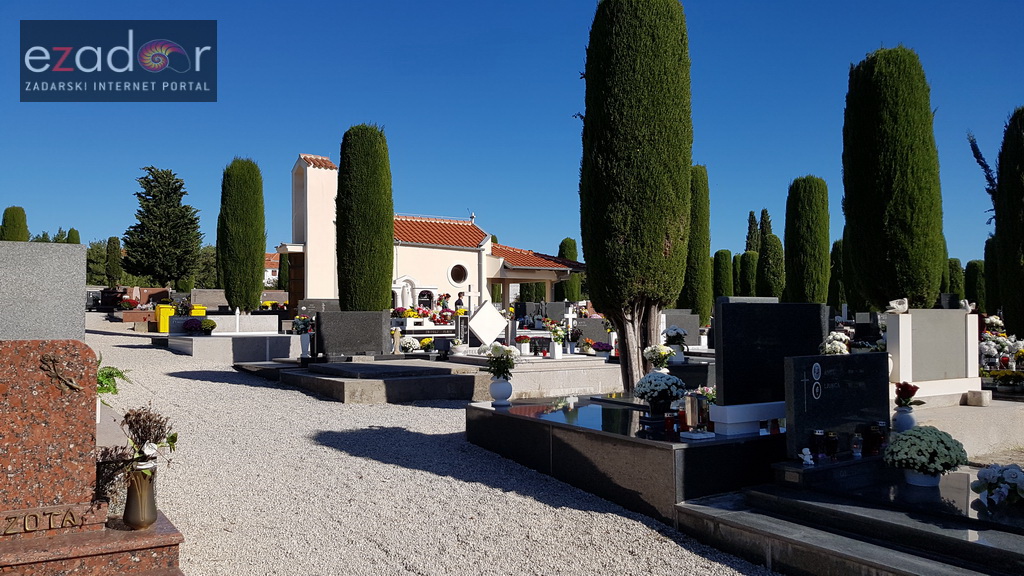 Blagdan Svih svetih na zadarskim grobljima