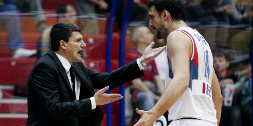 Zagreb, 120510.
Kosarkaska utakmica Cibona – Zadar, prve hrvatske kosarkaske lige u kosarkaskom centru “Drazen Petrovic”.
Na slici: trener Cibone Velimir Perasovic i Dalibor Bagaric.
Foto: Dragan Matic / Cropix Zagreb, 120510.
Kosarkaska utakmica Cibona – Zadar, prve hrvatske kosarkaske lige u kosarkaskom centru “Drazen Petrovic”.
Na slici: trener Cibone Velimir Perasovic i Dalibor Bagaric.
Foto: Dragan Matic / Cropix