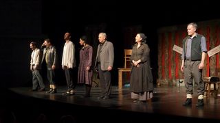 Predstava Hamleta u selu Mrduša Donja