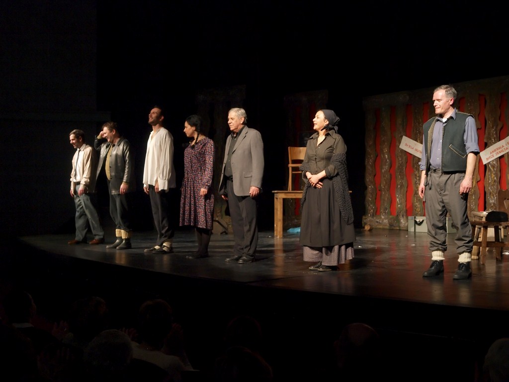 Predstava Hamleta u selu Mrduša Donja