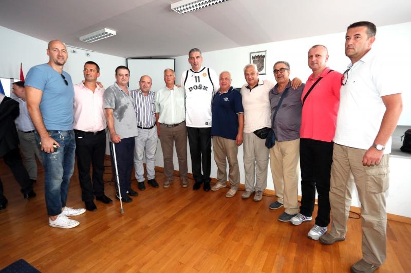 Stojko Vranković dobio nagradu za životno djelo Grada Drniša, Foto: Duško Jaramaz/PIXSELL