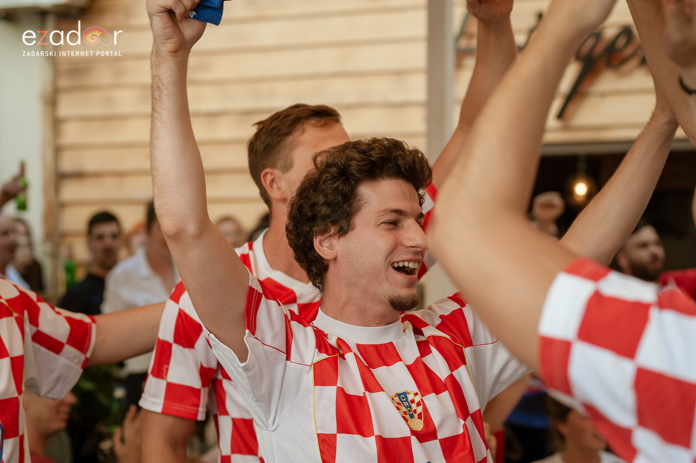 Navijačko ludilo u Zadru za vrijeme i nakon finala Svjetskog prvenstva Navijačko ludilo u Zadru za vrijeme i nakon finala Svjetskog prvenstva
