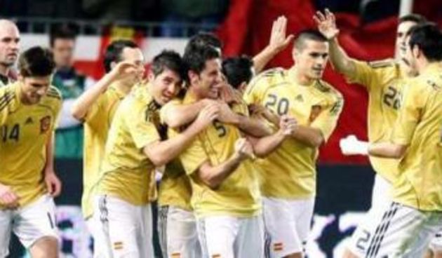 Španjolci – žuti dresovi (Foto: uk.eurosport.yahoo.com)