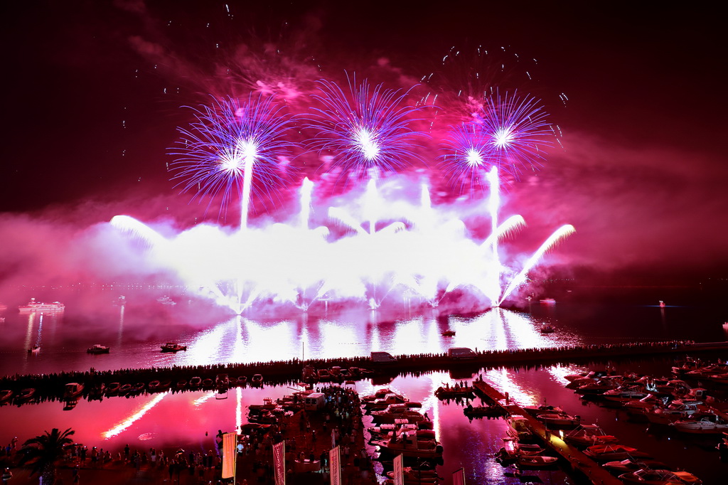 Biogradska noć 2017: Spektakularni vatromet Biogradska noć 2017: Spektakularni vatromet