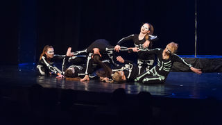 Pole/Chair/Dance show “Mental” @ HNK Zadar, 12.3.2016 – Foto: Ivan Toman Pole/Chair/Dance show “Mental” @ HNK Zadar, 12.3.2016 – Foto: Ivan Toman