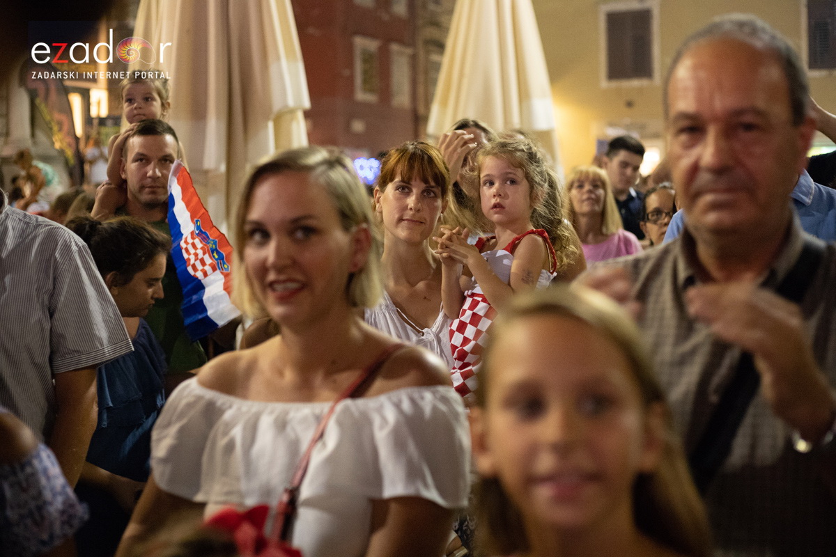 Svečani doček svjetskih prvaka Mihovila i Šime Fantele na Narodnom trgu Svečani doček svjetskih prvaka Mihovila i Šime Fantele na Narodnom trgu