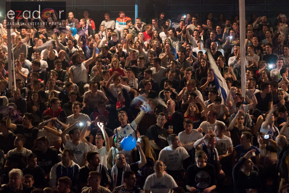 Humanitarno gledanje utakmice Zadar-Cibona u Jazinama Humanitarno gledanje utakmice Zadar-Cibona u Jazinama